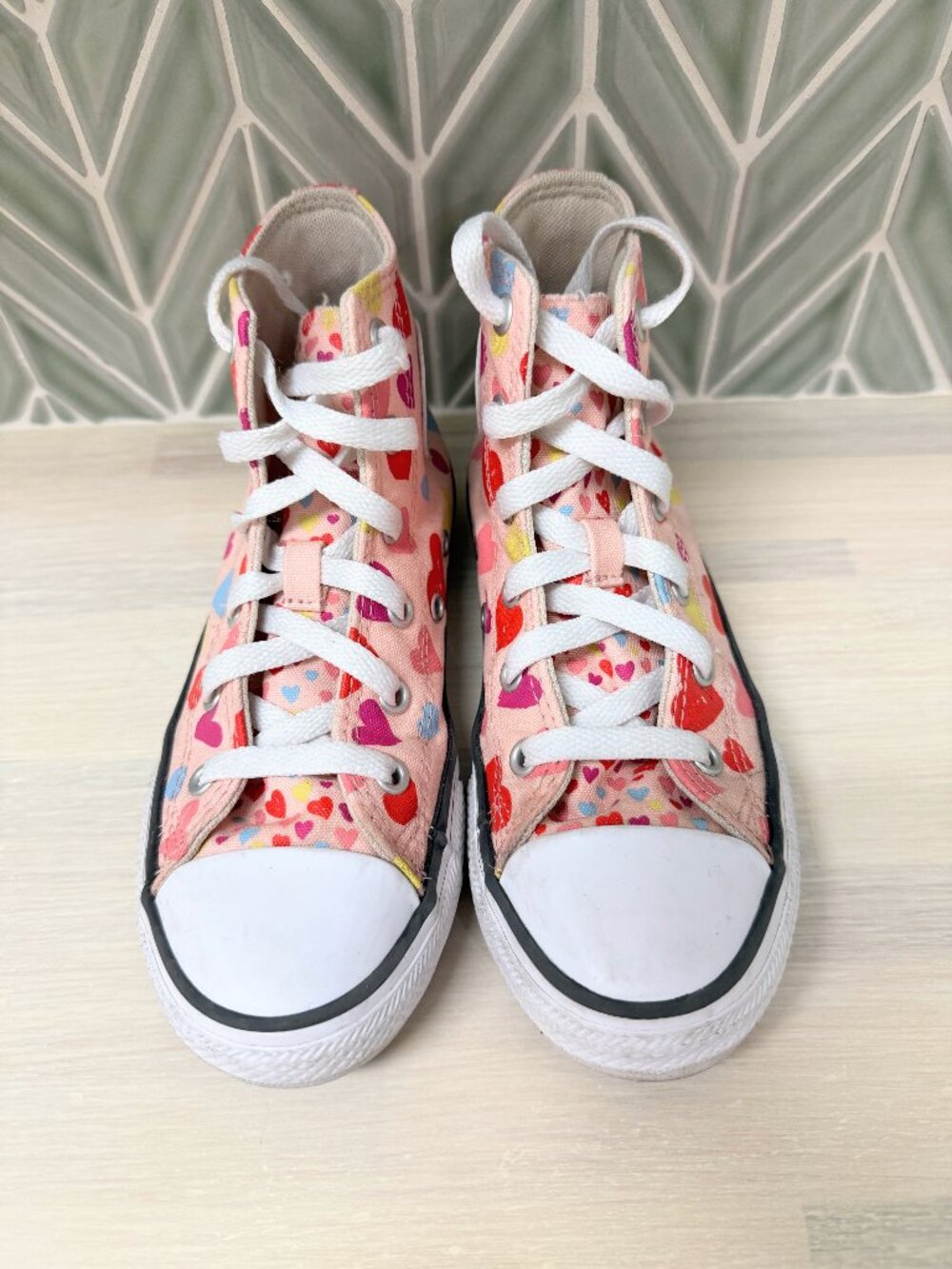 Youth Girls Converse All Star Chuck Taylor High Top Pink Hearts Sneakers size 1